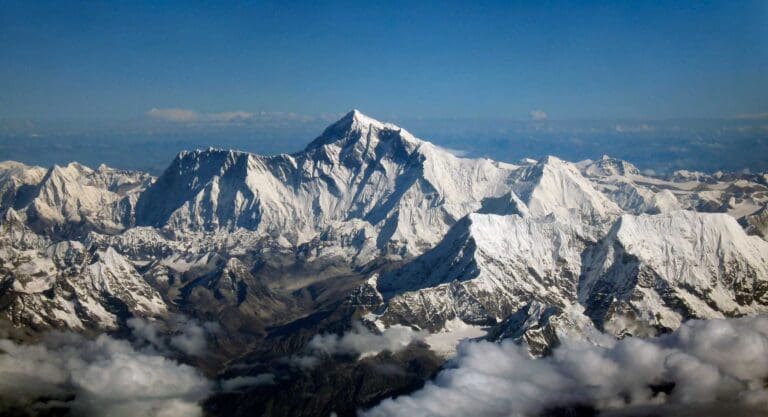 15 Fast Facts about Mount Everest
