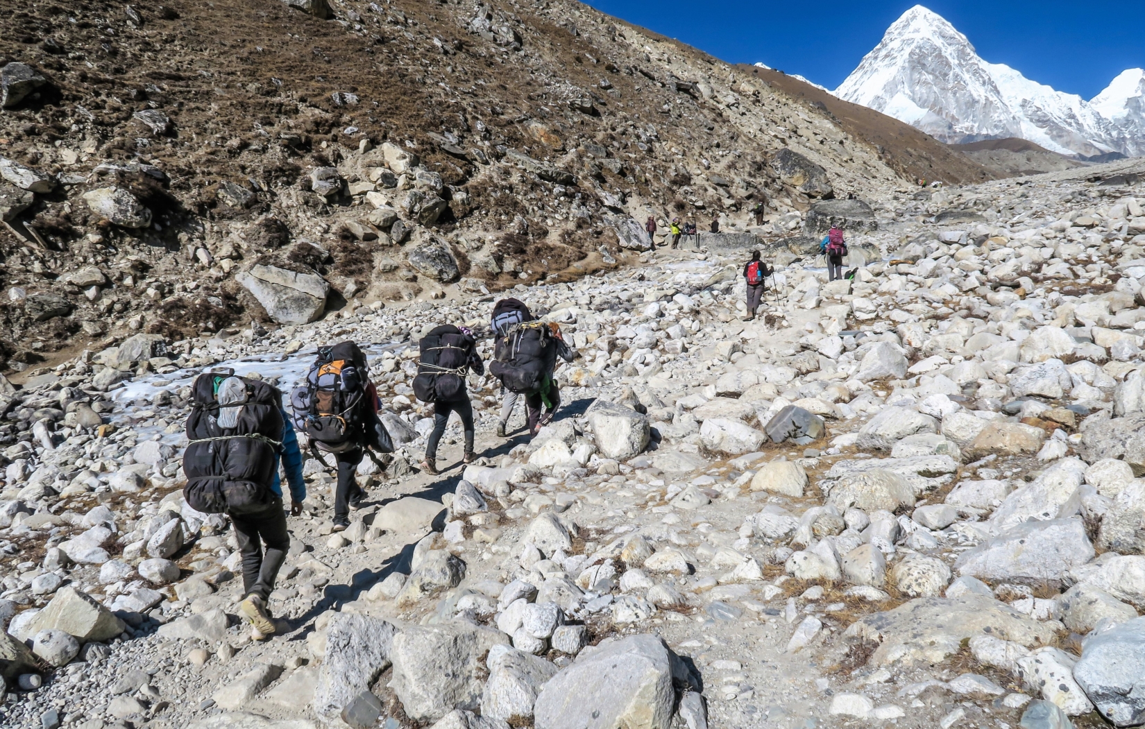khumbu-icefall-himalayas-nepal